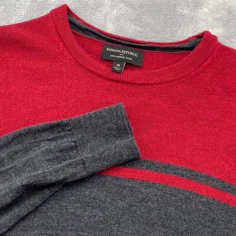 Banana Republic Mens M Red Grey Colorblock 100% Merino Wool Crewneck Sweater